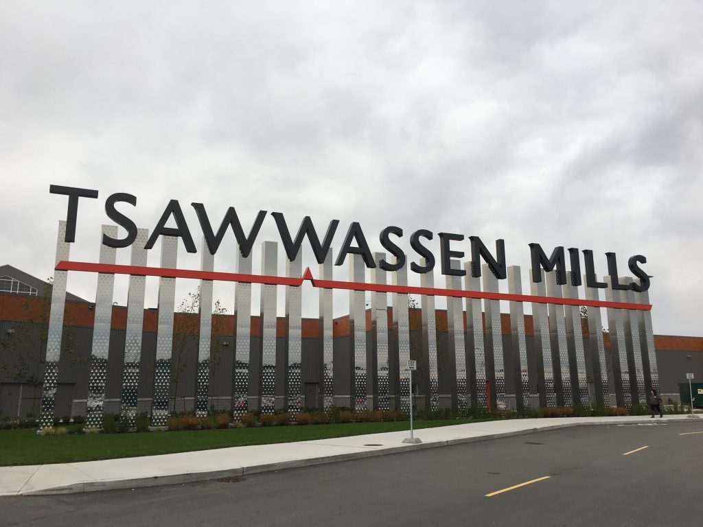 Entrance sign at Tsawwassen Mills
