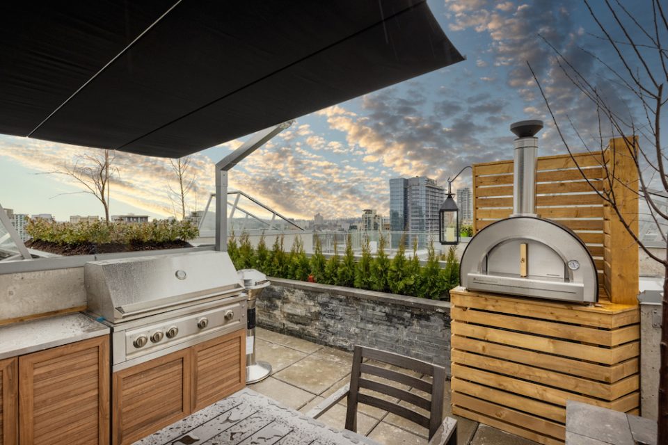 Rooftop patio with BBQ